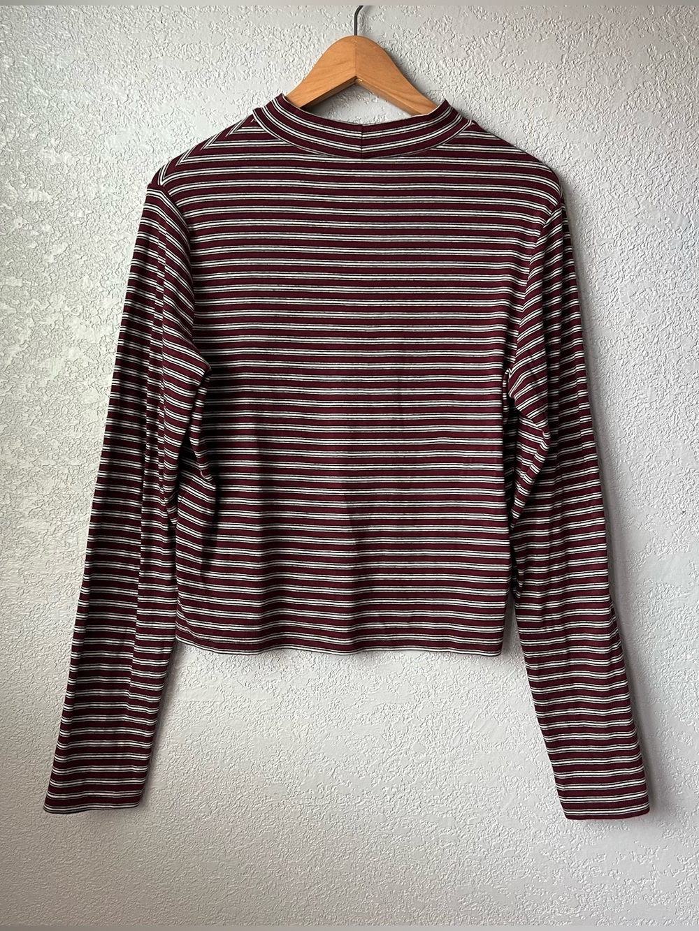 Levi’s Women’s Burgundy Striped Mock Neck Long Sleeve Top Size XL